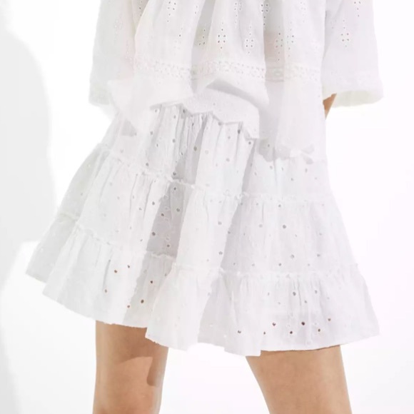 American Eagle Outfitters Dresses & Skirts - American Eagle White Tiered Eyelet Skirt